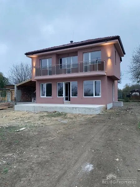 Casa a due piani in vendita a Varna
