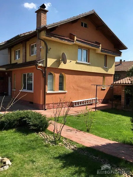 Casa unica in vendita vicino a Pleven
