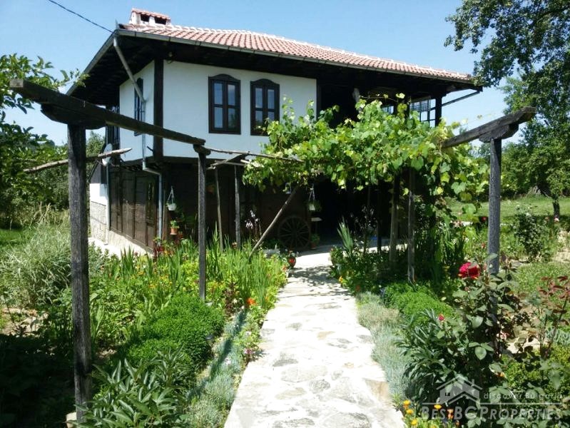 Casa ristrutturata unica nell`elena balcanica