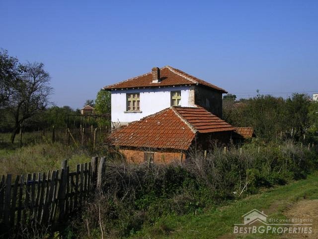 Casa alla periferia di un villaggio