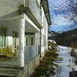 Vecchio albergo in vendita in montagna vicino a Troyan