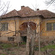 Casa, casa estiva, garage e il giardino grande sul prezzo attraente