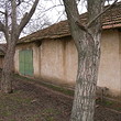 Casa, casa estiva, garage e il giardino grande sul prezzo attraente