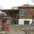Casa con gli edifici di fattoria