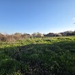 Casa rurale con grande terreno alla fine di un villaggio vicino a Burgas.