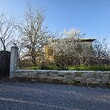 Casa rurale con grande terreno alla fine di un villaggio vicino a Burgas.