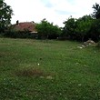Terra con una casa fatta crollare