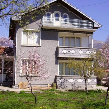 Casa in vendita vicino a Kazanlak