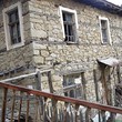 Vecchia casa di pietra in vendita in montagna
