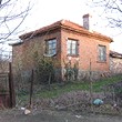 La proprietà il fiume vicino piccolo