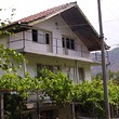 Casa solida nelle montagne