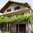 Casa solida nelle montagne