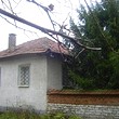 Due case in un appezzamento di terreno