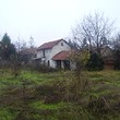 Due case in un appezzamento di terreno
