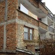 Due piani, costruito in mattoni casa in riva al mare