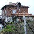 Due casa di piano con il giardino grande