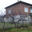 Due casa di piano con il giardino grande