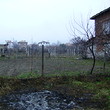 Due casa di piano con il giardino grande