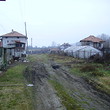 Due casa di piano con il giardino grande