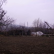 Due casa di piano con il giardino grande