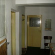 Due casa di piano con il giardino grande