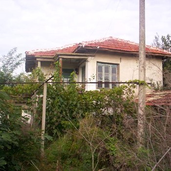 Tipica casa bulgara in vendita vicino Yambol
