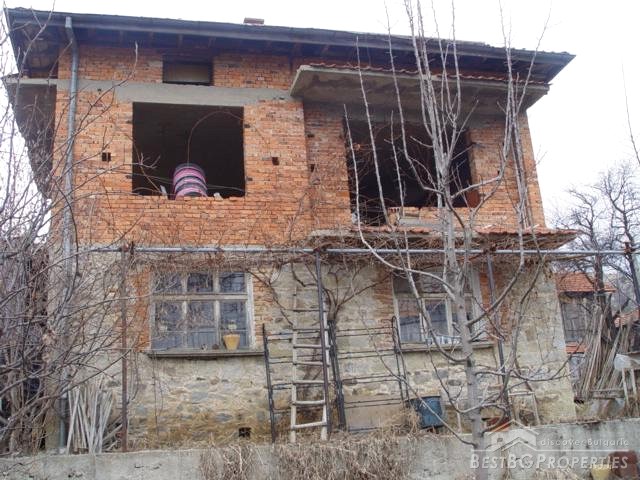 Incompiuta casa in vendita vicino a Pamporovo