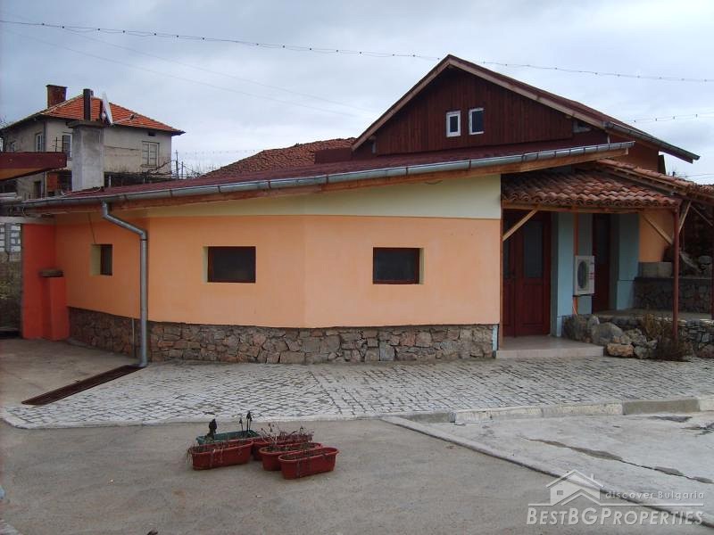 Nuova casa con Caf й  vicino a Kyustendil